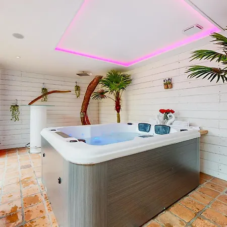 Dom wakacyjny 3 Bedroom Cozy In Le Vendin