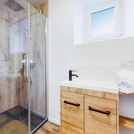 Holiday home Lovely In Le Vendin With Wi-fi Neuilly-le-Vendin