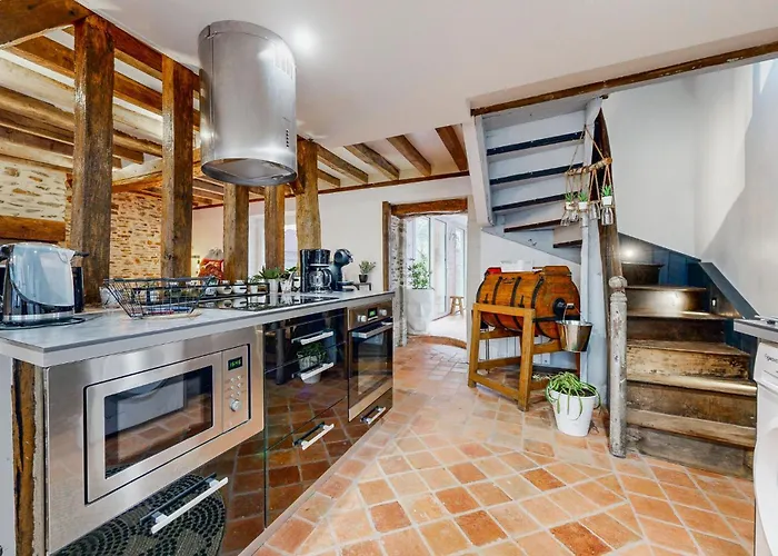 Amazing In Le Vendin Neuilly-le-Vendin